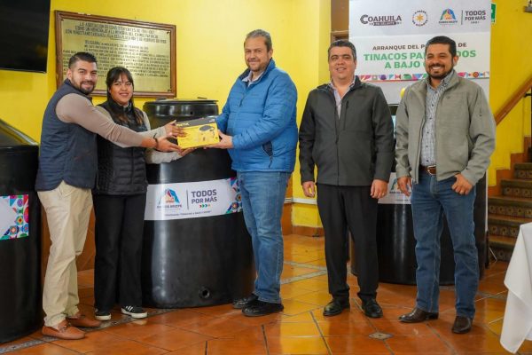 *Tinacos a bajo costo ayudan a familias en Ramos Arizpe*