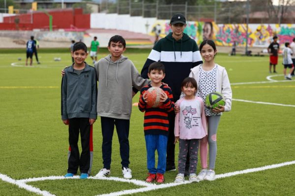 Utilizan miles de saltillenses la cancha de la Espinoza Mireles