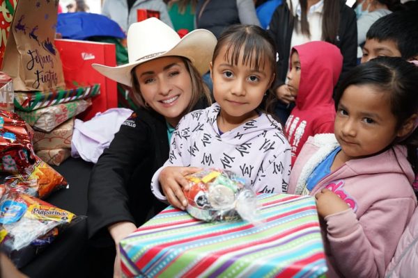 Disfrutan más de mil niñas y niños en ejidos posadas del DIF Saltillo