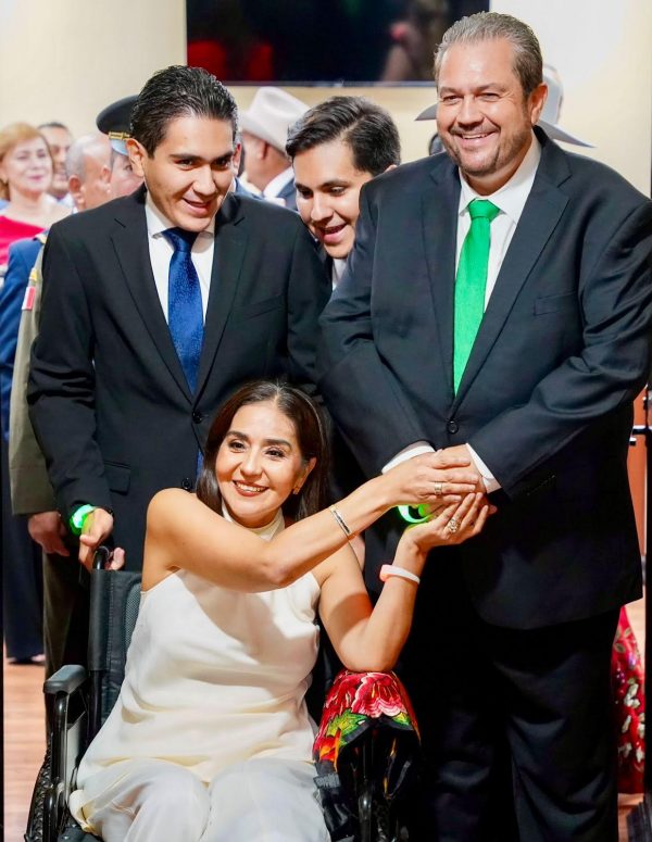 *Tomás Gutiérrez desea a las familias de Ramos Arizpe una muy buena Nochebuena y una feliz Navidad*