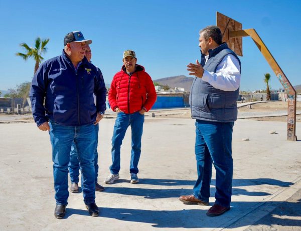 *Avanza construcción de plaza en Urbivilla del Real*