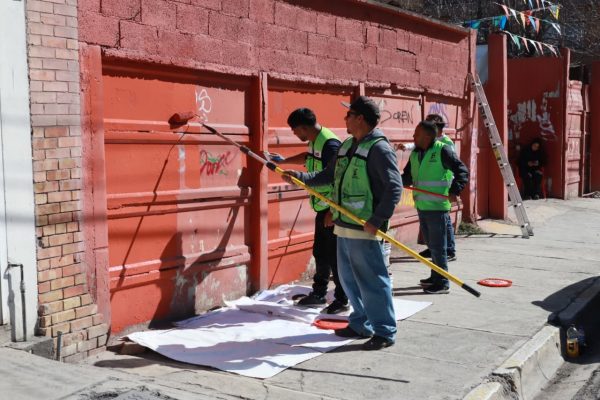 Elimina Gobierno de Saltillo pintas y grafiti en el Centro Histórico
