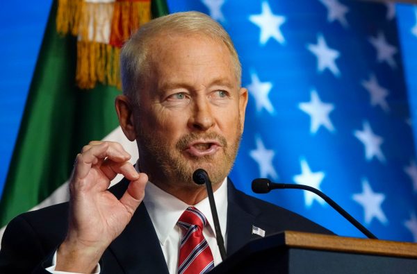 “Entrega voluntaria de Ryan Wedding” fue por “presión” de autoridades de México y EE.UU.: Embajador