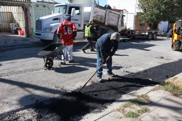 Lleva Javier Díaz  rehabilitación de vialidades a colonia El Rodeo