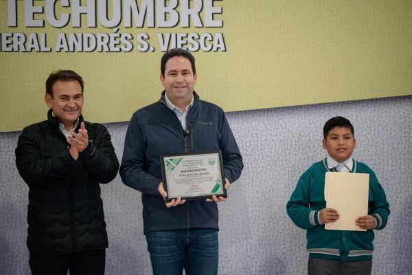 Entrega Javier Díaz techumbre en escuela al sur de Saltillo