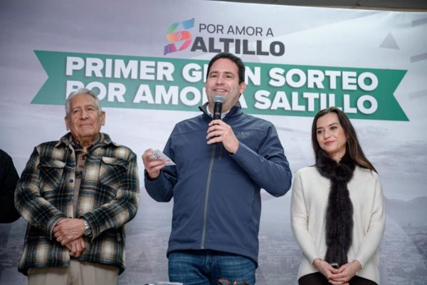 Reconoce Javier Díaz a contribuyentes cumplidos en el Primer Sorteo Por Amor a Saltillo 2026