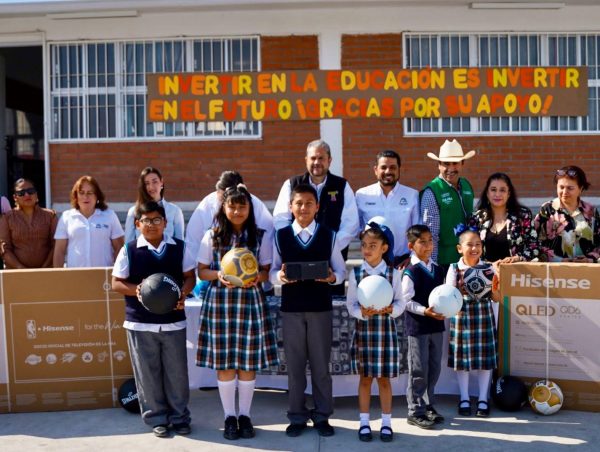 *Manolo Jiménez y Tomás Gutiérrez fortalecen la educación en Ramos Arizpe*