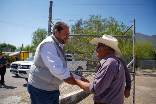 *Habitantes de Acatita reconocen respaldo de Manolo Jiménez y Tomás Gutiérrez al campo*