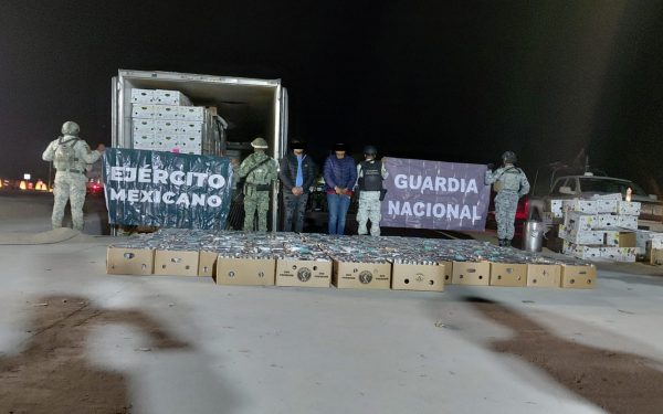 Aseguran tractocamión con 1,800 kilogramos de droga en Sonora