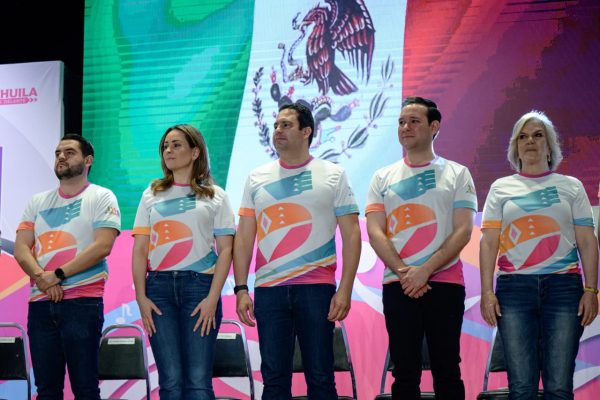 Inauguran Javier y Luly Juegos Deportivos y Culturales de las Personas Adultas Mayores