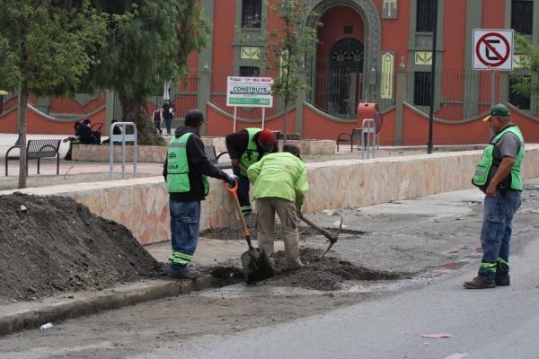 Intensifica Municipio limpieza profunda de callejones en la Morelos