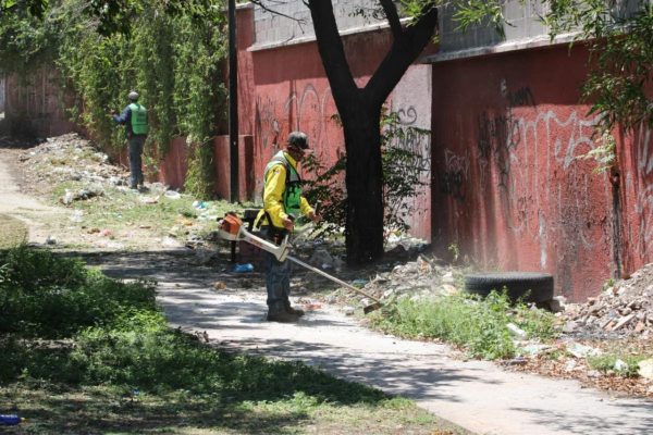 Realiza Saltillo limpieza profunda en Parque Lineal de Bellavista