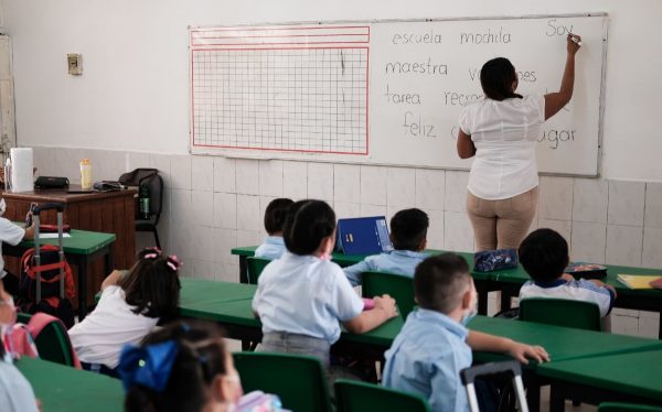 SEP se retracta y mantiene cierre del ciclo escolar al 15 de julio