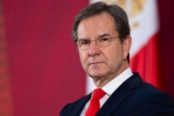 Sheinbaum propone a Esteban Moctezuma como embajador de México en la Unión Europea