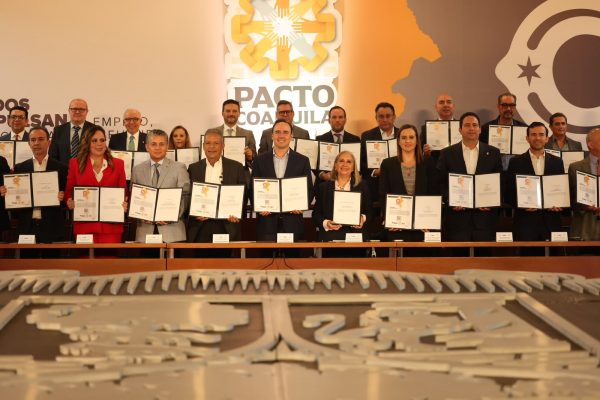 Encabeza Manolo firma del Pacto Coahuila 2026