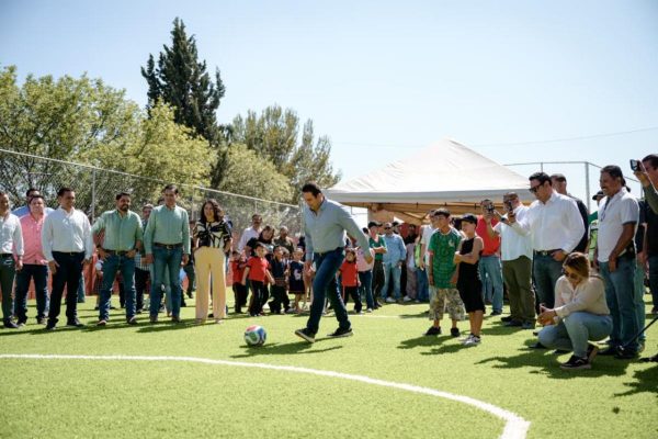 Entrega Javier Díaz rehabilitación de cancha y plaza en Morelos