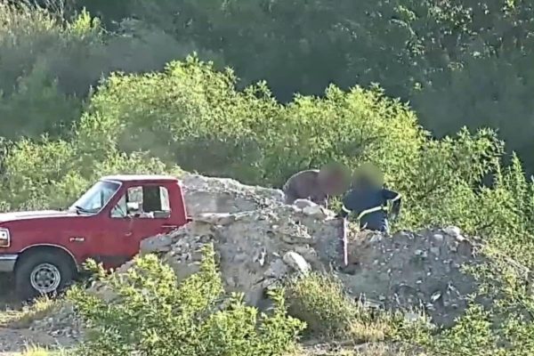 Suma Policía Ambiental 17 detenidos por tirar escombro y basura