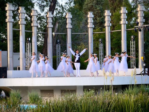 Disfrutan saltillenses la danza, el baile y la música en el FINA Saltillo 2026