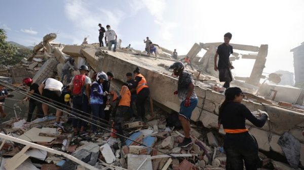 Asciende a 920 la cifra de muertos por terremotos en Venezuela; 172 personas siguen atrapadas bajo los escombros