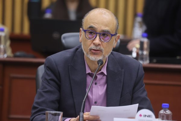 ‘El INE está siendo omiso’: consejero critica falta de reglas contra campañas anticipadas