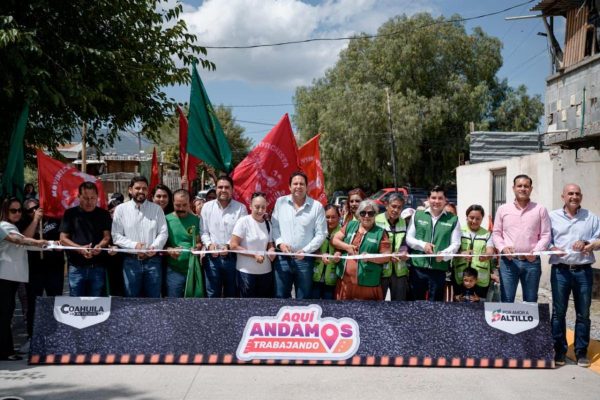 Cumple Javier Díaz en la colonia Nueva Esperanza; entrega 2º tramo de pavimentación