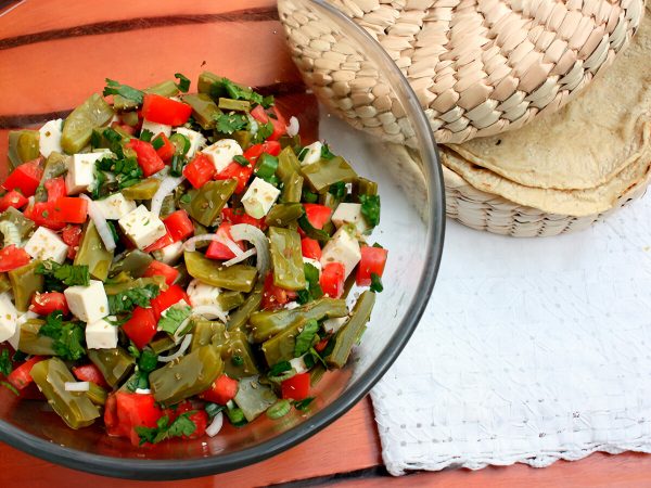 SÁBADO DE RECETA: ENSALADA TRADICIONAL DE NOPALES