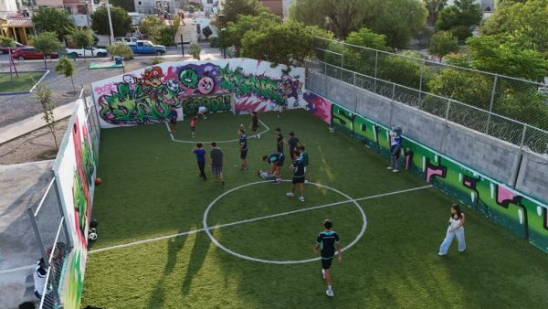 Llevan actividades deportivas a plazas rehabilitadas por “Activa tu Parque”