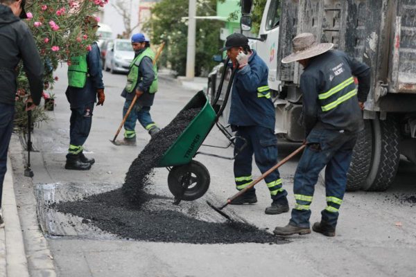 Va con todo Javier Díaz; rehabilita más calles en la San Ramón