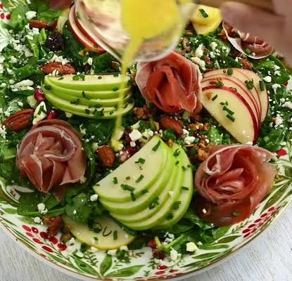 SÁBADO DE RECETA: ENSALADA DE MANZANA, PERA Y JAMON SERRANO