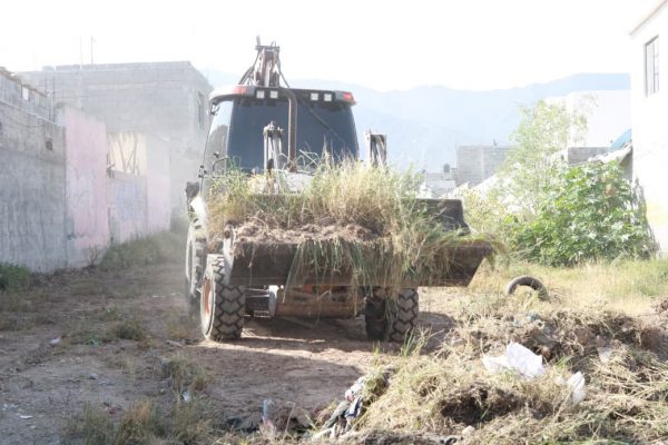 Intensifica Javier Díaz limpieza de arroyo en la Nueva Tlaxcala