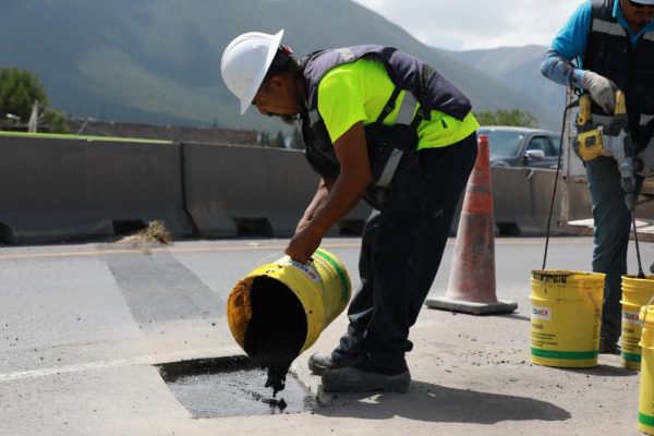 Repara Gobierno de Saltillo juntas de puente en Emilio Arizpe