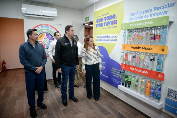 Javier Díaz asiste a inauguración de Centro de Acopio PetStar
