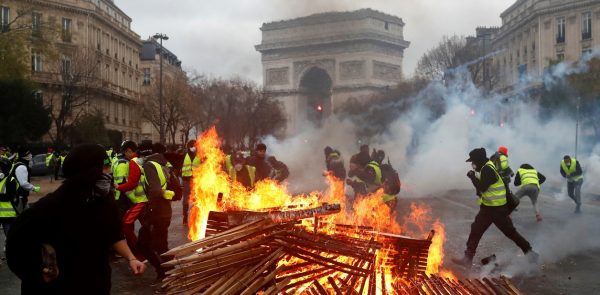 Nuevos disturbios en Francia por las protestas estudiantiles: violentos choques con la Policía en París y Estrasburgo