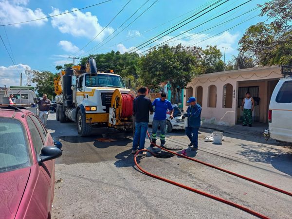 Refuerza Ramos Arizpe atención a drenajes y tomas domiciliarias