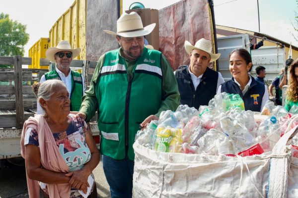 Llevan Mercadito Pa’ Delante al campo de Ramos Arizpe
